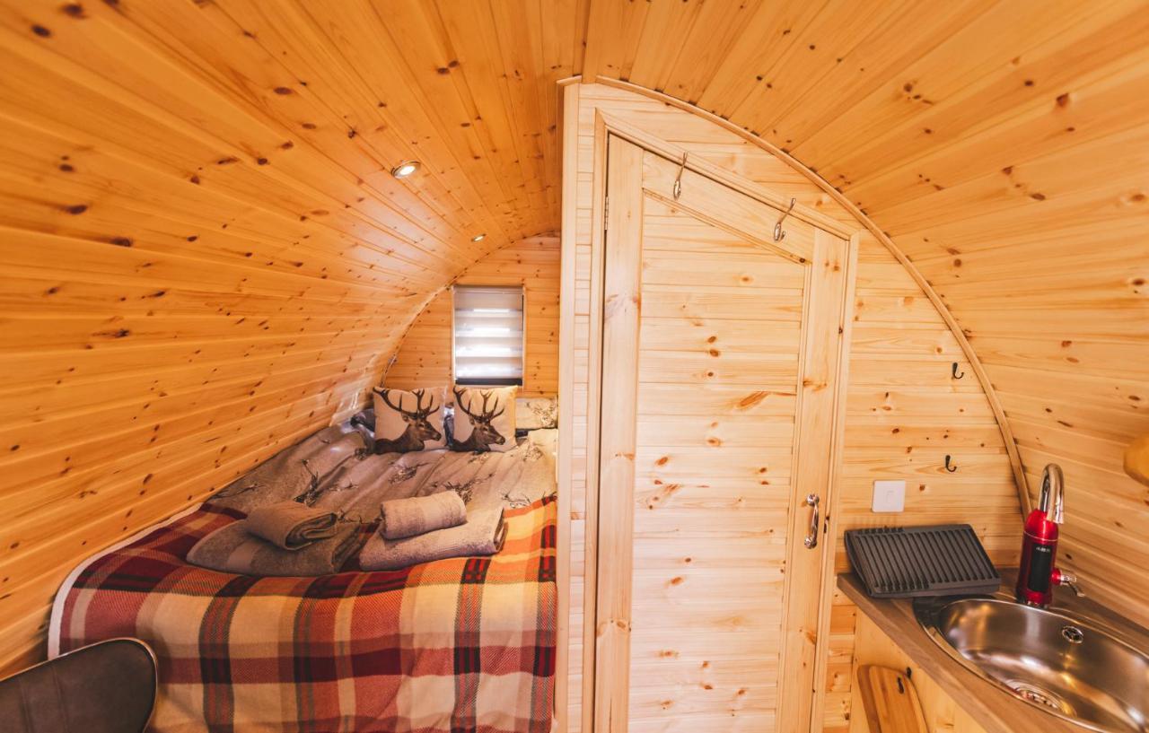 Highland & Transylvania Glamping Pods Roybridge Exterior photo
