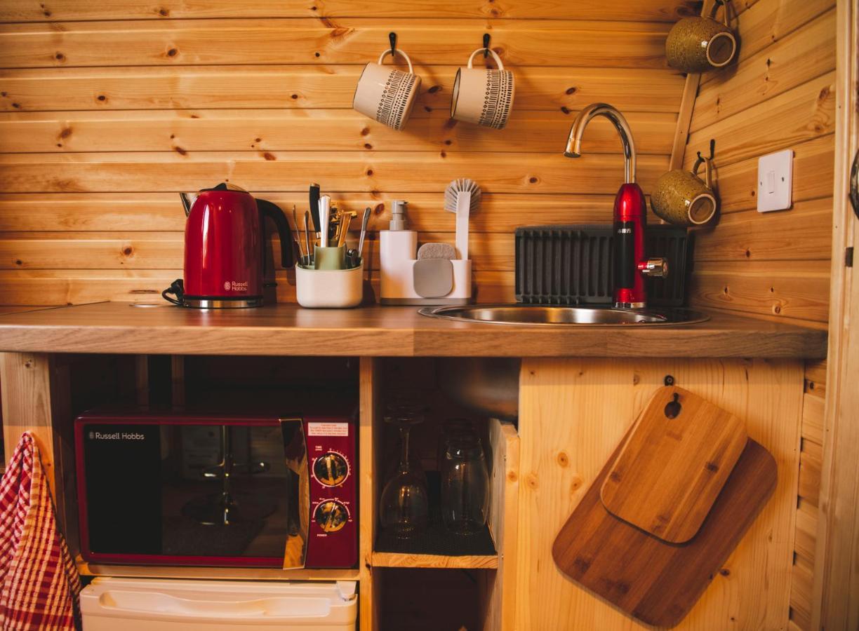 Highland & Transylvania Glamping Pods Roybridge Exterior photo