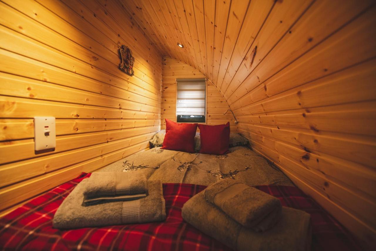 Highland & Transylvania Glamping Pods Roybridge Exterior photo
